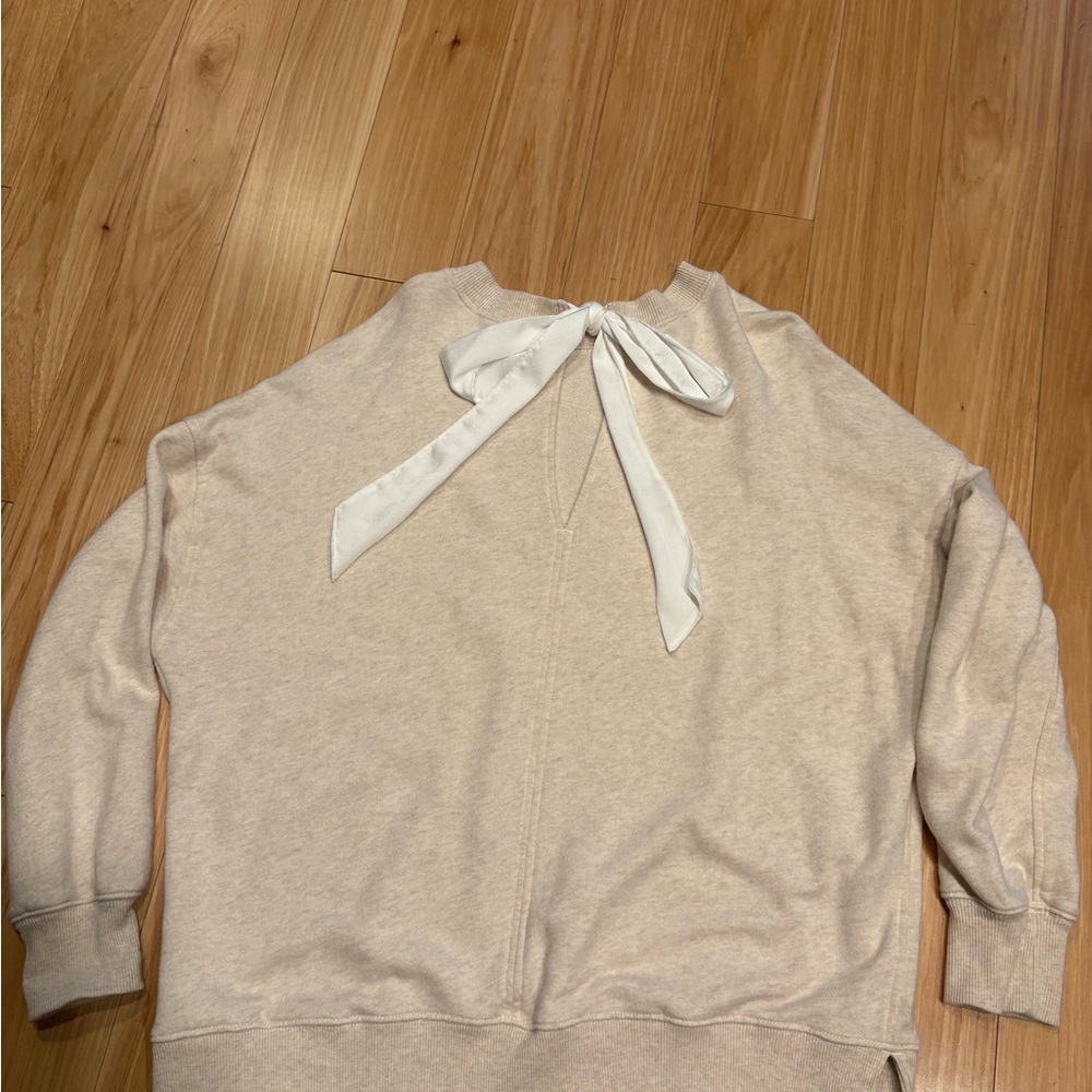 Cream Sweatshirt with Bow Detail